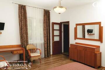 Фото номера Номер с кроватью размера «king-size» и балконом Отель Hotel Complex Kupava г. Podvorki 2